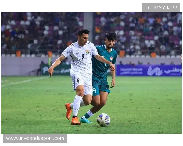 阿曼队与卡塔尔海湾德比战术较量防守反击成焦点