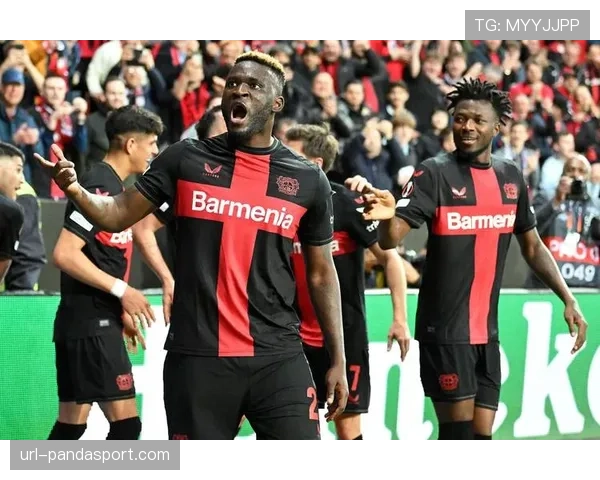 战术复盘：勒沃库森的3-4-3体系如何完全遏制拜仁的边路进攻